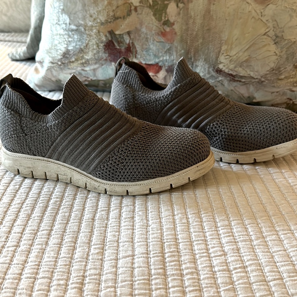 Knit Pull-On Sneakers by Chocolat Blu Women’s Size 8.